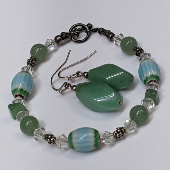 Twisted Green Stone & Melon Bead Crystal Jewelry - Picture 3 of 5